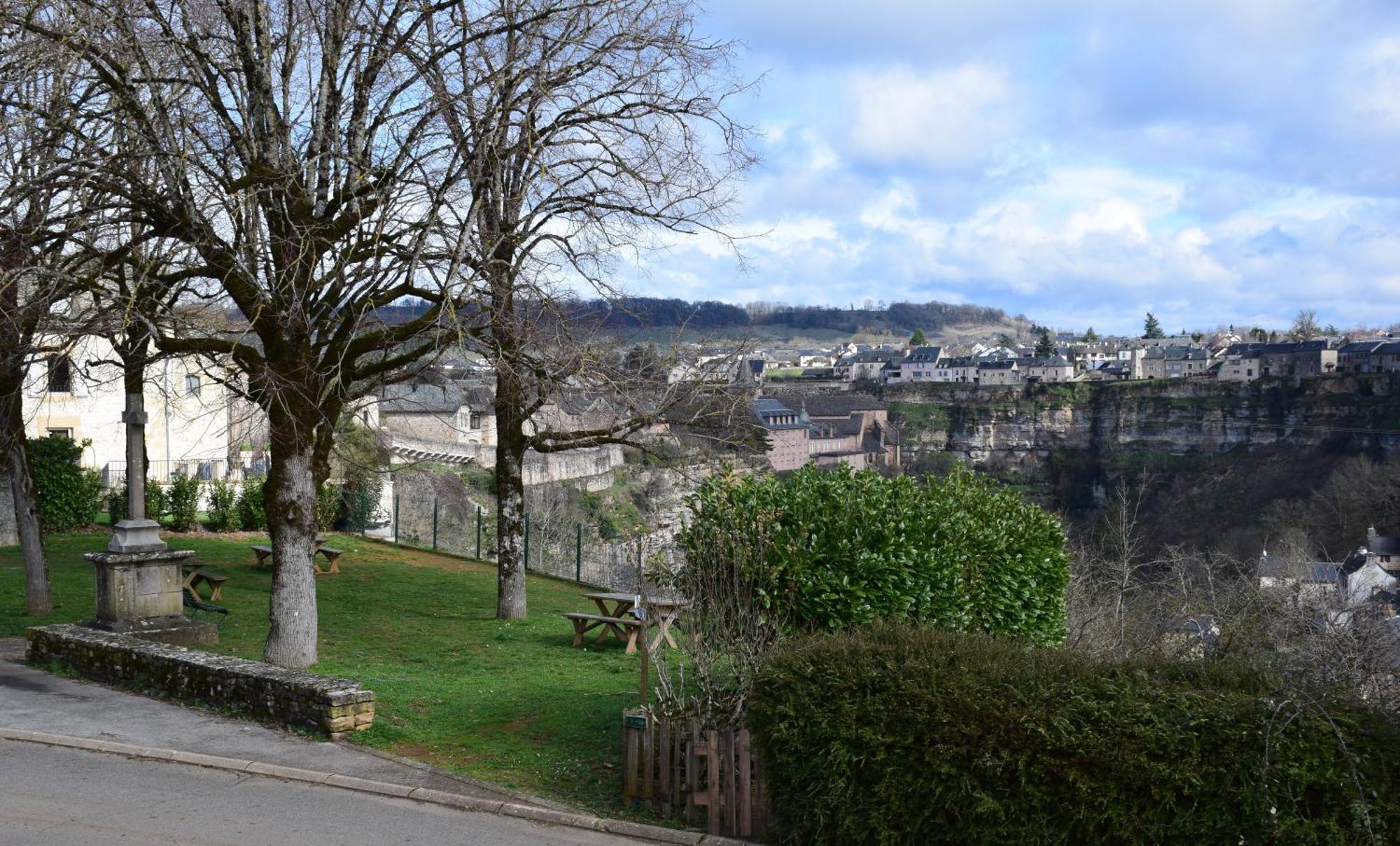 Gite Du Portalet Bozouls Exterior photo